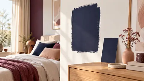 Échantillon de peinture foncée testé sur un mur de chambre clair